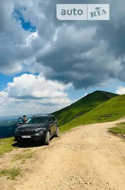 Jeep Cherokee  2020 - пробіг 48 тис. км