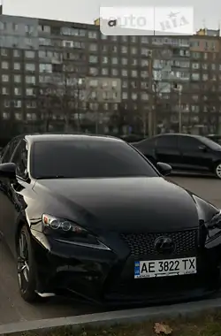Lexus IS 2015 - пробіг 150 тис. км