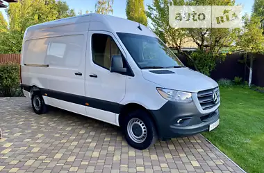 Mercedes-Benz Sprinter 2019 - пробег 249 тыс. км