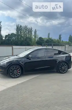 Tesla Model Y 2020 - пробіг 40 тис. км