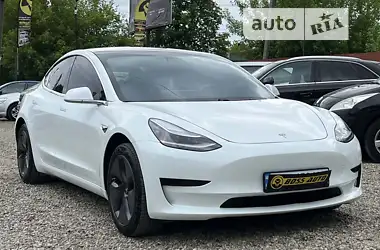 Tesla Model 3 2019 - пробіг 83 тис. км