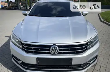 Volkswagen Passat 2018 - пробіг 107 тис. км