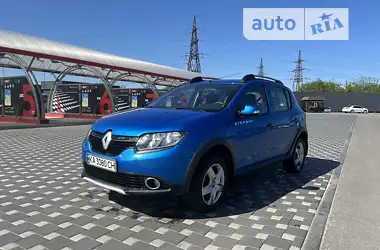 Renault Sandero 2015 - пробіг 173 тис. км