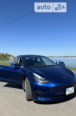 Tesla Model 3  2019 - пробег 71 тыс. км