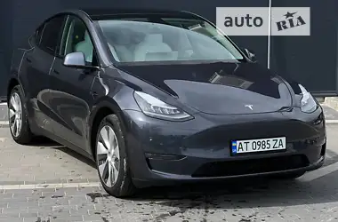 Tesla Model Y  2022 - пробег 8 тыс. км