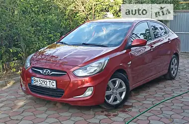 Hyundai Accent 2012 - пробег 149 тыс. км