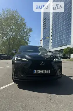 Lexus NX 2022 - пробег 6 тыс. км