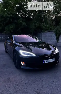 Tesla Model S 2017 - пробег 120 тыс. км