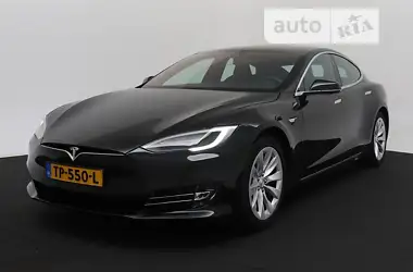 Tesla Model S 2018 - пробіг 155 тис. км