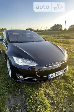 Tesla Model S 2013 - пробіг 91 тис. км