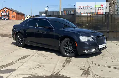 Chrysler 300  2016 - пробег 187 тыс. км