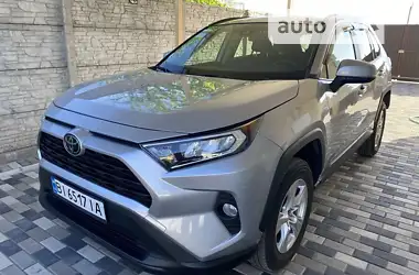 Toyota RAV4 2021 - пробег 30 тыс. км