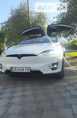 Tesla Model X 2016 - пробіг 139 тис. км