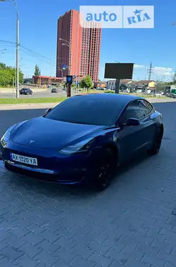 Tesla Model 3  2022 - пробег 28 тыс. км