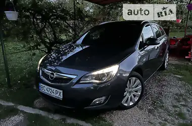 Opel Astra  2011 - пробіг 235 тис. км