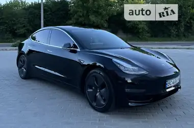 Tesla Model 3  2018 - пробег 85 тыс. км