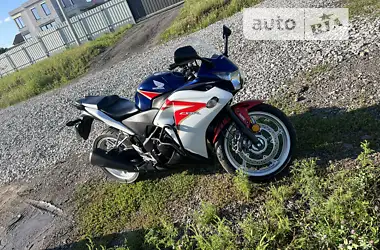 Honda CBR 250R 2012 - пробег 3 тыс. км