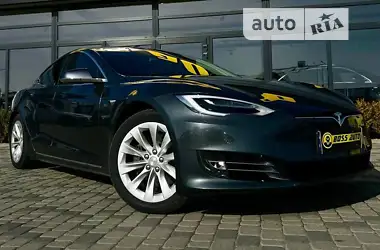 Tesla Model S 2018 - пробіг 176 тис. км