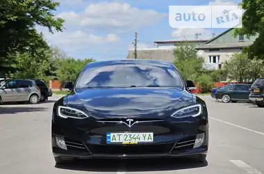 Tesla Model S 2017 - пробіг 198 тис. км