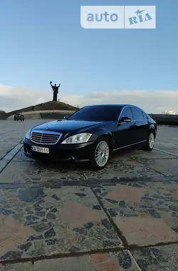 Mercedes-Benz S-Class 2006 - пробіг 269 тис. км