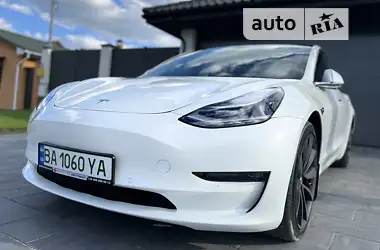 Tesla Model 3 2018 - пробег 47 тыс. км