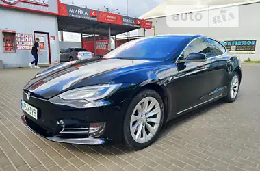 Tesla Model S  2019 - пробіг 229 тис. км