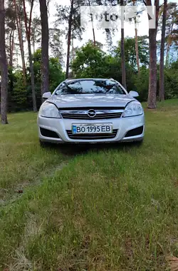 Opel Astra 2010 - пробіг 202 тис. км