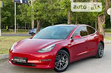 Tesla Model 3 2018 - пробіг 111 тис. км