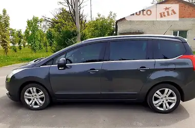 Peugeot 5008 2011 - пробіг 273 тис. км