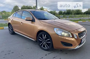 Volvo S60 2013 - пробег 179 тыс. км