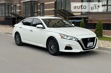 Nissan Altima 2019 - пробіг 80 тис. км