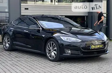 Tesla Model S 2016 - пробіг 257 тис. км