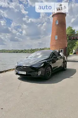 Tesla Model X 2017 - пробег 140 тыс. км