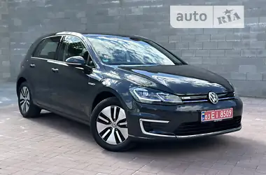 Volkswagen e-Golf  2020 - пробег 37 тыс. км