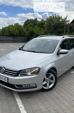 Volkswagen Passat  2012 - пробіг 261 тис. км
