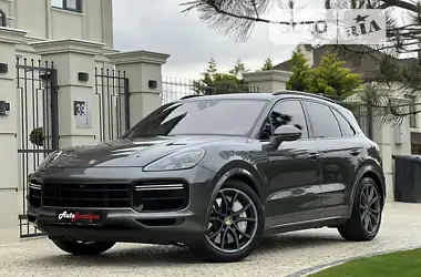 Porsche Cayenne 2018 - пробіг 99 тис. км