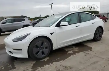 Tesla Model 3  2021 - пробіг 42 тис. км