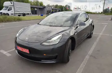 Tesla Model 3  2018 - пробег 137 тыс. км