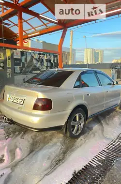 Audi A4 1996 - пробег 200 тыс. км