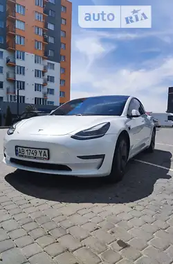Tesla Model 3  2021 - пробіг 46 тис. км