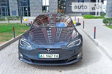 Tesla Model S 2016 - пробег 250 тыс. км