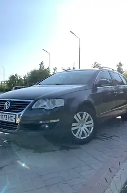 Volkswagen Passat 2009 - пробег 295 тыс. км