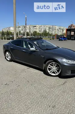 Tesla Model S 2016 - пробіг 178 тис. км