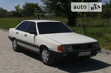 Audi 100  1987 - пробег 333 тыс. км