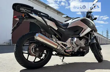 Honda NC 700X 2013 - пробег 15 тыс. км