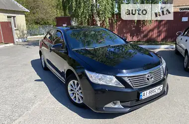 Toyota Camry 2012 - пробег 250 тыс. км