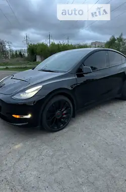 Tesla Model Y  2021 - пробіг 44 тис. км