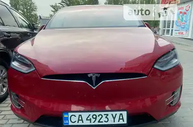 Tesla Model X 2018 - пробіг 93 тис. км