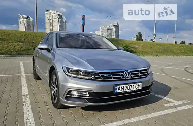 Volkswagen Passat 2018 - пробіг 111 тис. км