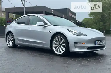 Tesla Model 3 2018 - пробіг 65 тис. км